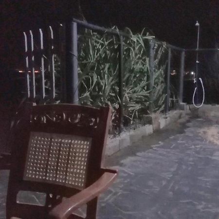 Villa Crocodile Beach Hikkaduwa Exterior photo
