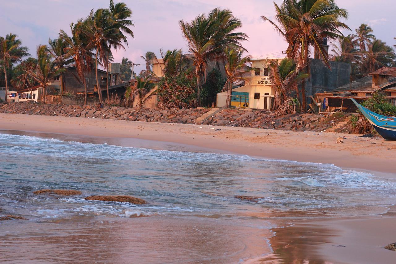 Villa Crocodile Beach Hikkaduwa Exterior photo