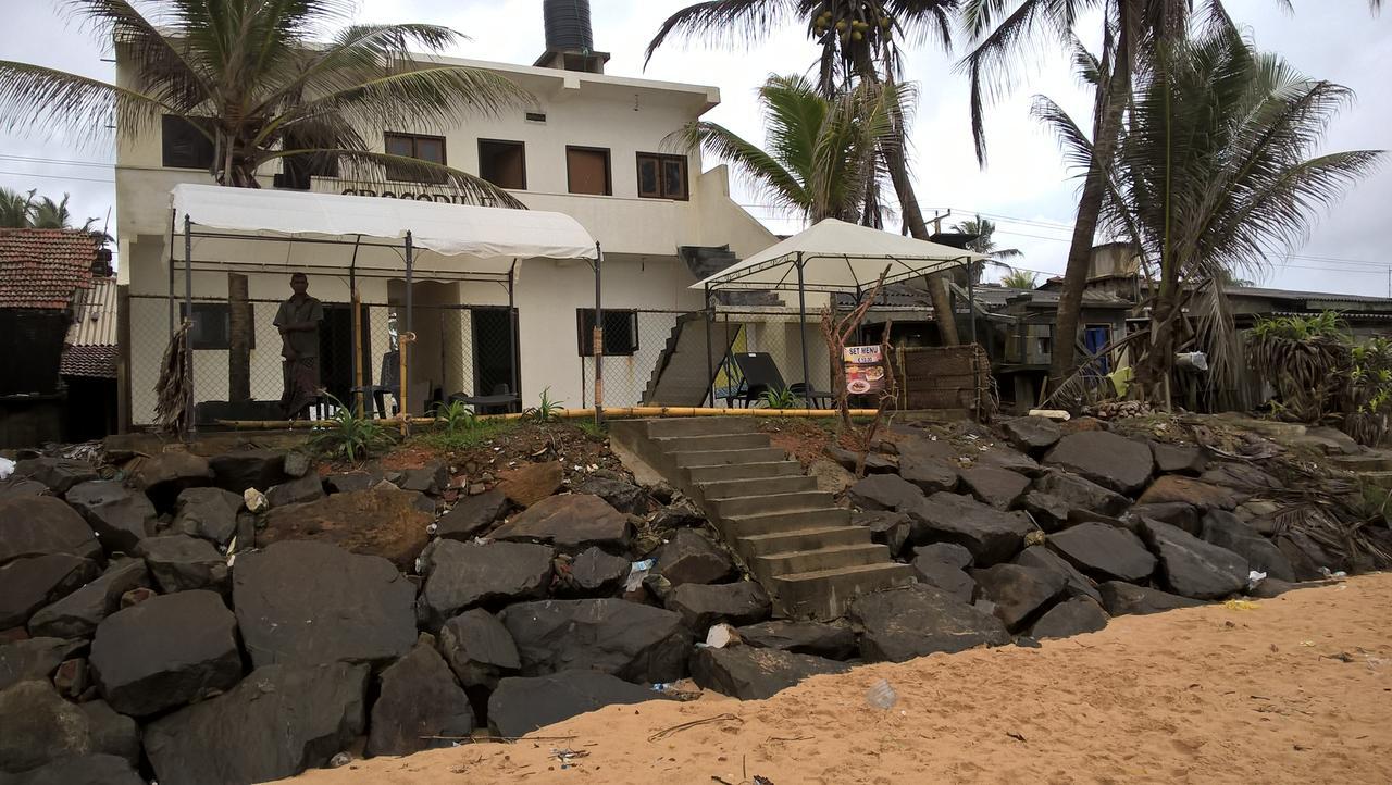 Villa Crocodile Beach Hikkaduwa Exterior photo