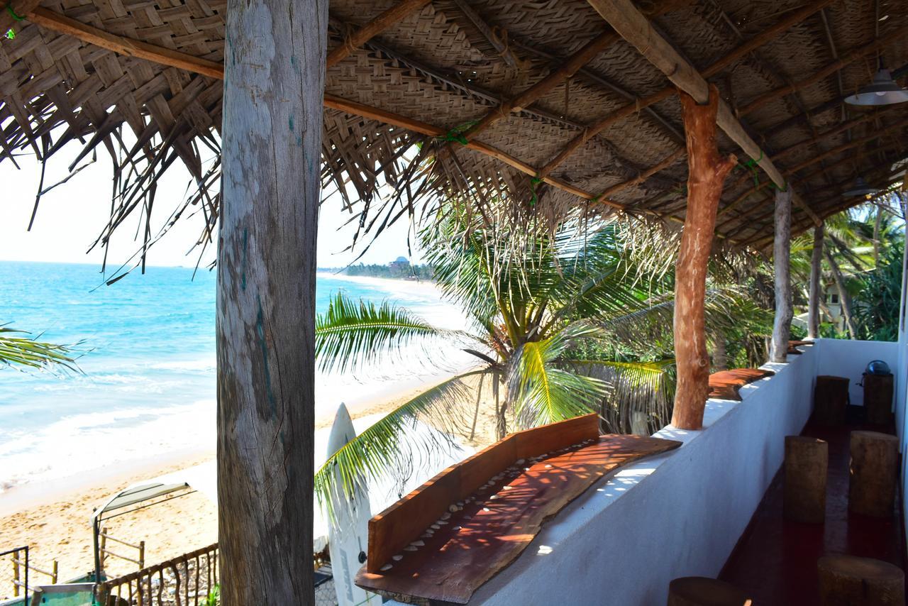 Villa Crocodile Beach Hikkaduwa Exterior photo